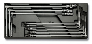 SADA NÁŘADÍ-MODEL 2424/T64 8KS  V PODESTĚ Z PVC.
