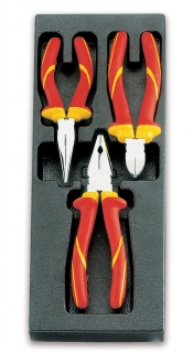 SADA KLEŠTÍ -MODEL 2424/T135 3KS V PODESTĚ Z PVC